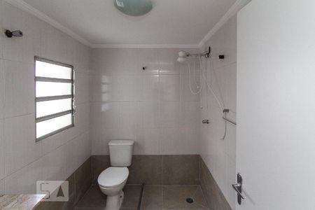 Casa à venda com 246m², 2 quartos e 2 vagas Casa à venda com 246m², 2 quartos e 2 vagasBanheiro