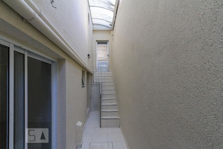 Casa à venda com 246m², 2 quartos e 2 vagas Casa à venda com 246m², 2 quartos e 2 vagasCorredor