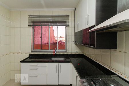 Casa à venda com 246m², 2 quartos e 2 vagas Casa à venda com 246m², 2 quartos e 2 vagasCozinha