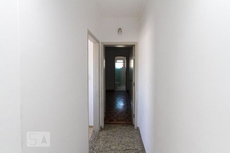 Casa à venda com 246m², 2 quartos e 2 vagas Casa à venda com 246m², 2 quartos e 2 vagasCorredor
