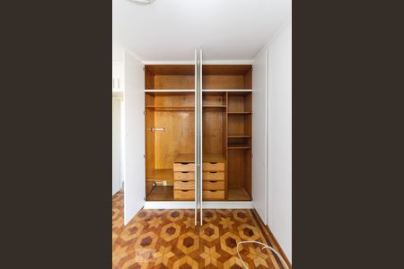 Casa à venda com 246m², 2 quartos e 2 vagas Casa à venda com 246m², 2 quartos e 2 vagasSuite