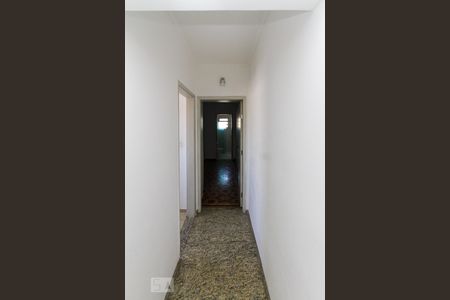 Casa à venda com 246m², 2 quartos e 2 vagas Casa à venda com 246m², 2 quartos e 2 vagasCorredor