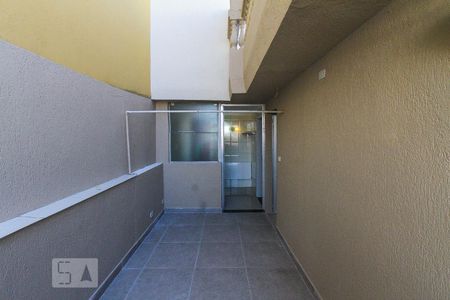 Casa à venda com 246m², 2 quartos e 2 vagas Casa à venda com 246m², 2 quartos e 2 vagasQuintal