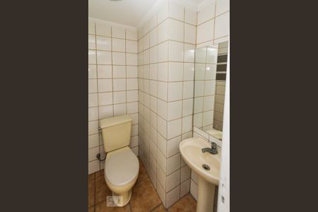 Casa à venda com 246m², 2 quartos e 2 vagas Casa à venda com 246m², 2 quartos e 2 vagasBanheiro