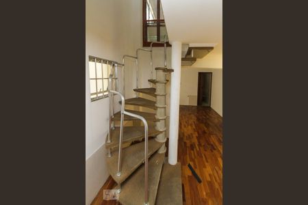 Casa à venda com 246m², 2 quartos e 2 vagas Casa à venda com 246m², 2 quartos e 2 vagasSala de TV