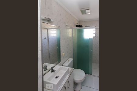 Casa à venda com 246m², 2 quartos e 2 vagas Casa à venda com 246m², 2 quartos e 2 vagasBanheiro da Suite