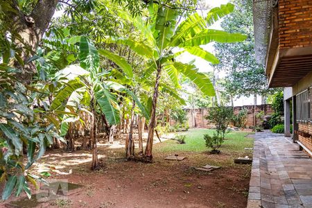 Casa à venda com 375m², 4 quartos e 4 vagasQuintal