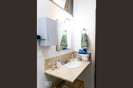 Casa à venda com 375m², 4 quartos e 4 vagasBanheiro da Suíte