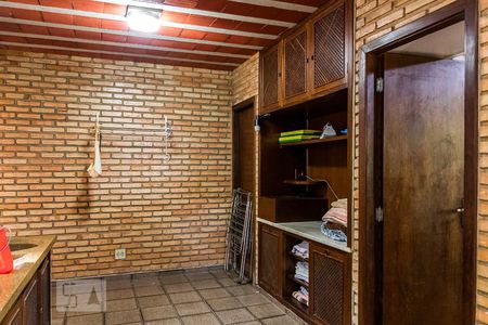 Casa à venda com 375m², 4 quartos e 4 vagasÁrea de Serviço