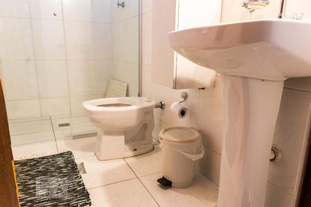 Casa à venda com 375m², 4 quartos e 4 vagasBanheiro de Serviço