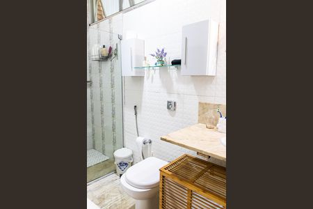 Casa à venda com 375m², 4 quartos e 4 vagasBanheiro da Suíte