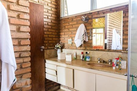 Casa à venda com 375m², 4 quartos e 4 vagasBanheiro Social