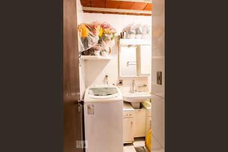 Casa à venda com 375m², 4 quartos e 4 vagasBanheiro 1