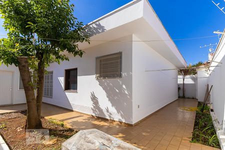Casa para alugar com 253m², 4 quartos e 2 vagasQuintal