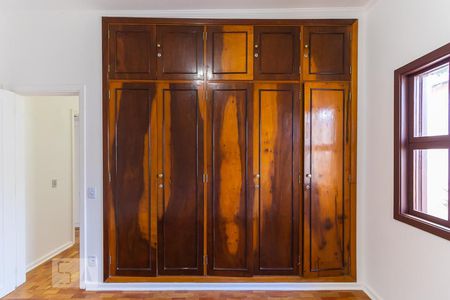 Casa para alugar com 253m², 4 quartos e 2 vagasQuarto 4