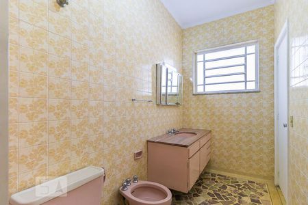 Casa para alugar com 253m², 4 quartos e 2 vagasBanheiro da suíte 1