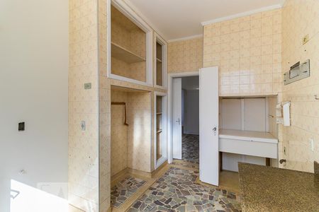 Casa para alugar com 253m², 4 quartos e 2 vagasCozinha