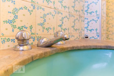 Casa para alugar com 253m², 4 quartos e 2 vagasBanheiro