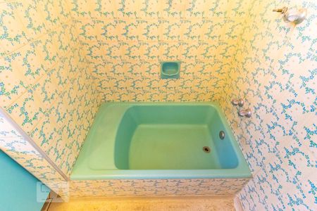 Casa para alugar com 253m², 4 quartos e 2 vagasBanheiro