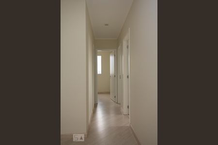 Corredor de apartamento para alugar com 3 quartos, 67m² em Bom Retiro, São Paulo