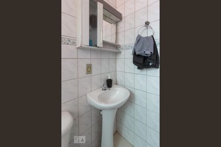 Apartamento para alugar com 56m², 2 quartos e 1 vaga Apartamento para alugar com 56m², 2 quartos e 1 vagaBanheiro