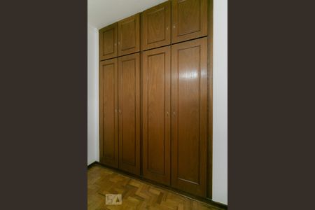 Apartamento à venda com 110m², 2 quartos e 1 vagaQuarto 2 - Armário