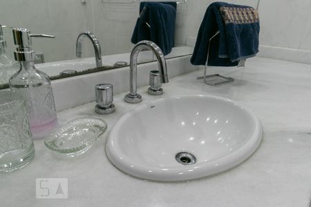 Apartamento à venda com 110m², 2 quartos e 1 vagaBanheiro - Pia