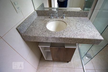 Apartamento para alugar com 75m², 2 quartos e 2 vagasBanheiro 02