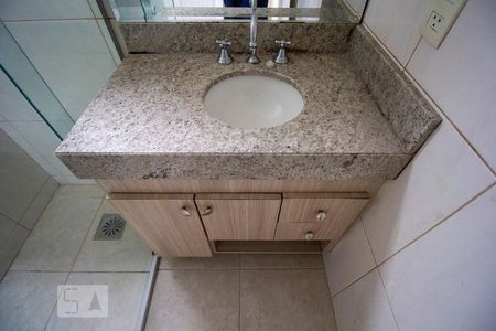 Apartamento para alugar com 75m², 2 quartos e 2 vagasBanheiro da suíte