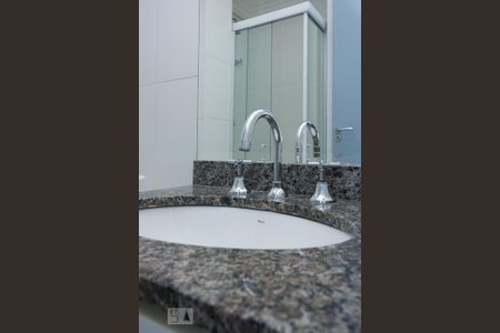 Apartamento para alugar com 60m², 3 quartos e 1 vaga Apartamento para alugar com 60m², 3 quartos e 1 vagaDetalhe Banheiro Corredor