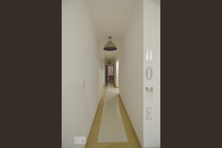 Casa para alugar com 417m², 6 quartos e 3 vagasCorredor - piso inferior - parte posterior