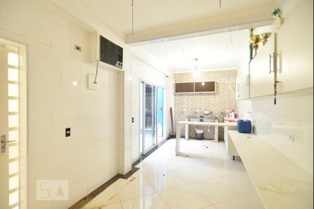 Casa para alugar com 417m², 6 quartos e 3 vagasÁrea de serviço e espaço para oficina e/ou refeitório