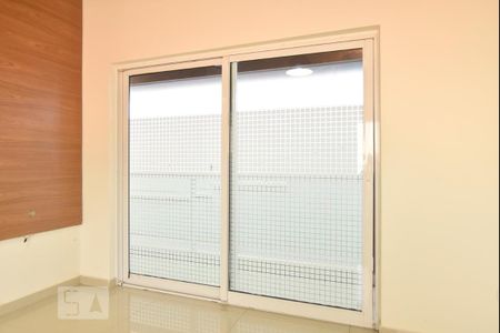 Casa para alugar com 417m², 6 quartos e 3 vagasSala 2 principal - porta para o corredor - piso superior - parte posterior