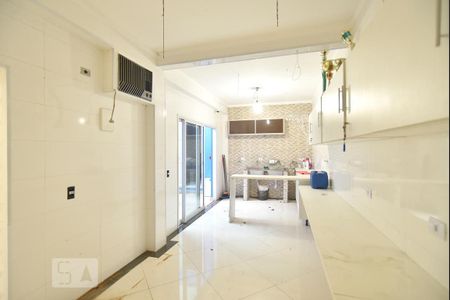 Casa para alugar com 417m², 6 quartos e 3 vagasÁrea de serviço e espaço para oficina e/ou refeitório