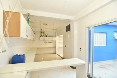 Casa para alugar com 417m², 6 quartos e 3 vagasÁrea de serviço e espaço para oficina e/ou refeitório