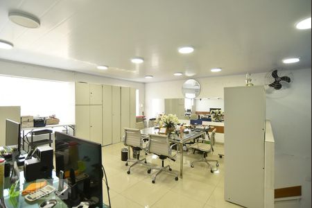 Salão - parte frontal - piso superior de casa para alugar com 6 quartos, 417m² em Vila Prudente, São Paulo