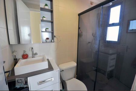 Banheiro Social de apartamento para alugar com 2 quartos, 48m² em Jardim Ester Yolanda, São Paulo