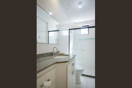 Banheiro Corredor de apartamento para alugar com 2 quartos, 74m² em Jardim Placaford - Edif. San Gabriel, Salvador
