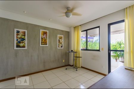 Apartamento para alugar com 74m², 2 quartos e 1 vaga Apartamento para alugar com 74m², 2 quartos e 1 vagaSala