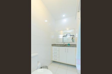 Apartamento para alugar com 74m², 2 quartos e 1 vaga Apartamento para alugar com 74m², 2 quartos e 1 vagaBanheiro da Suíte