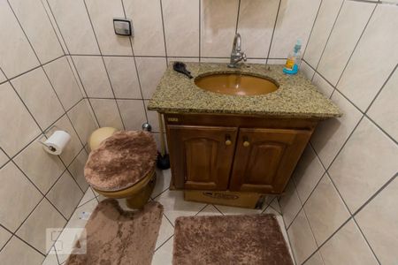 Casa à venda com 198m², 3 quartos e 2 vagasDetalhe banheiro