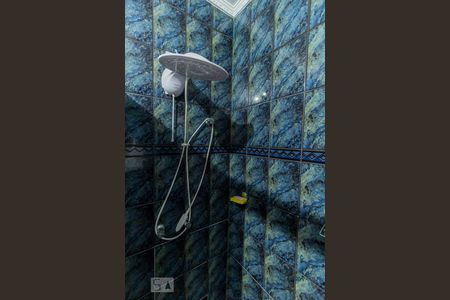 Casa à venda com 198m², 3 quartos e 2 vagasDetalhe banheiro