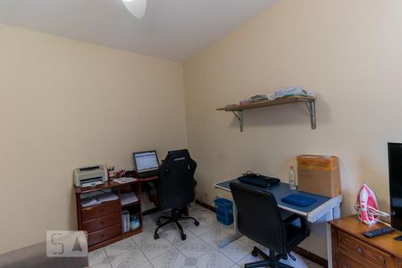 Casa à venda com 198m², 3 quartos e 2 vagasQuarto 2