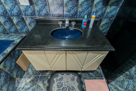 Casa à venda com 198m², 3 quartos e 2 vagasDetalhe banheiro