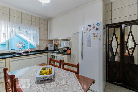 Casa à venda com 198m², 3 quartos e 2 vagasCozinha