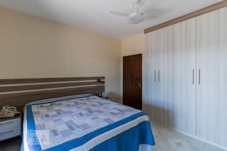 Suíte  de casa à venda com 3 quartos, 198m² em Vila Sílvia, São Paulo