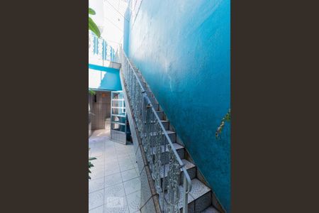 Casa à venda com 198m², 3 quartos e 2 vagasEscada