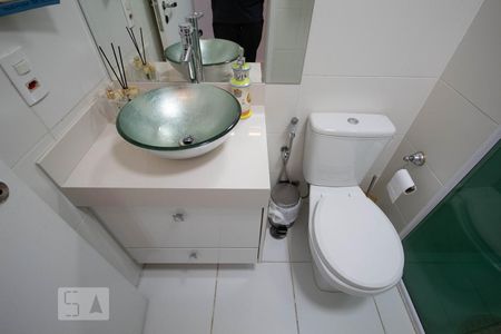 Apartamento para alugar com 64m², 2 quartos e 1 vaga Apartamento para alugar com 64m², 2 quartos e 1 vagaBanheiro do Corredor