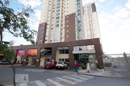 Apartamento para alugar com 64m², 2 quartos e 1 vaga Apartamento para alugar com 64m², 2 quartos e 1 vagaFachada