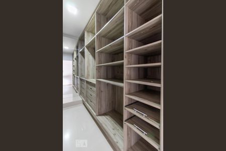 Casa à venda com 184m², 3 quartos e 2 vagasCloset da Suíte